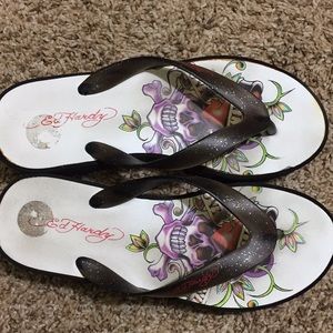 Ed hardy flip flops size 7 worn twice